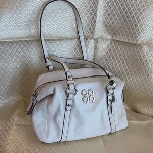 Coach White Leather Satchel purse bag 9”x 6”4 1/2”